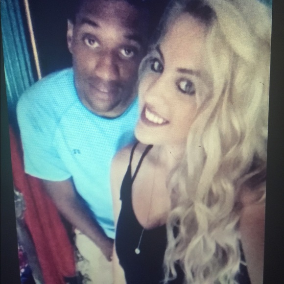 Meet your Posher!! ๐ - Picture 2 of 7